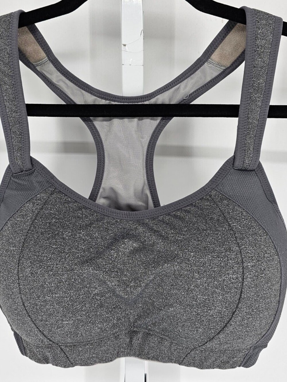 Womens Sz 38C Medium Impact Sports Bra Lightly Padded Gray